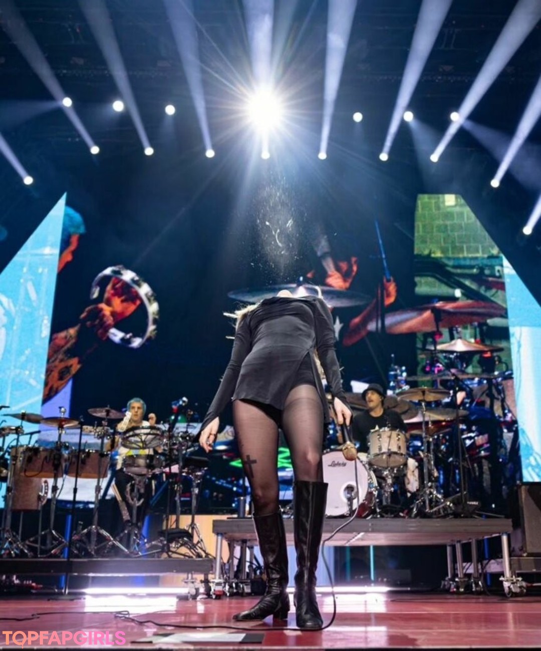 パンツを食い込ませるオンリーファンズ ポルノ 画像