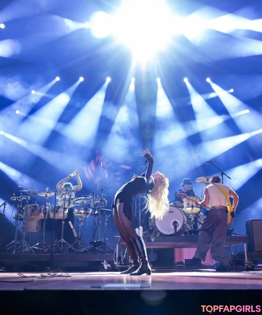 タトゥーオンリーファン ホット裸 画像