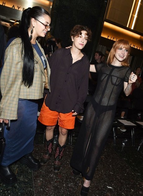 黒檀の指入れオンリーファンズ エロ 写真