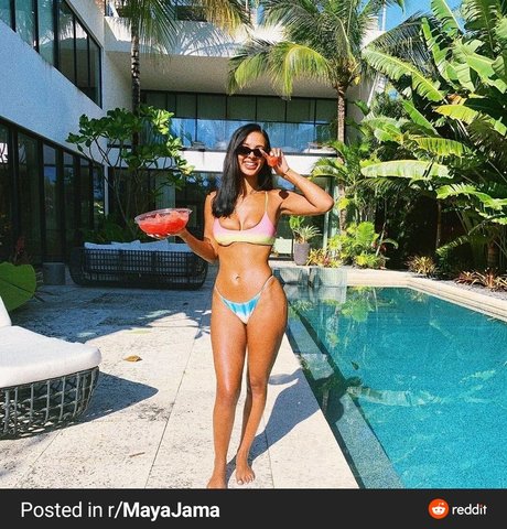 ティックトックスター オンリーファンズ HD 画像