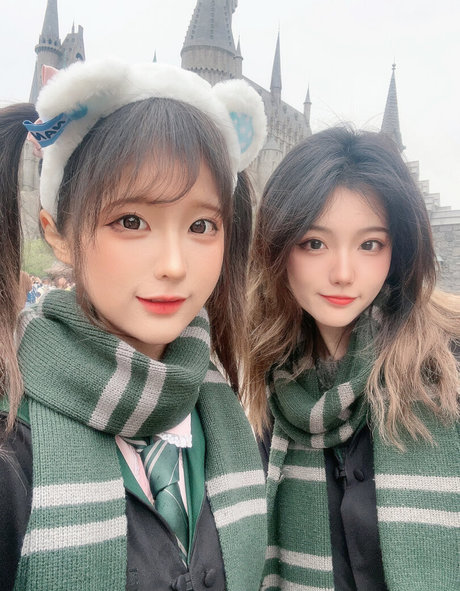 大学のアジア人オンリーファンズ 美しいヌード 写真