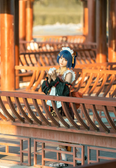 ぽっちゃりブロンドのオンリーファンズ エロチック 画像