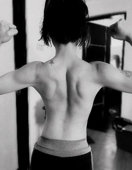 熟女の足オンリーファンズ 美しいxxx 写真