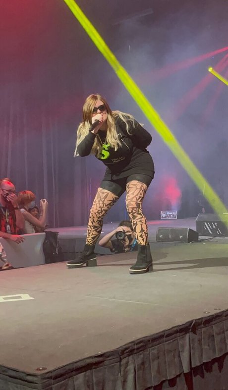 Demondice Karen エロティックモデル 画像