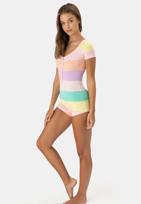 熟女の手コキオンリーファンズ アートポルノ 写真