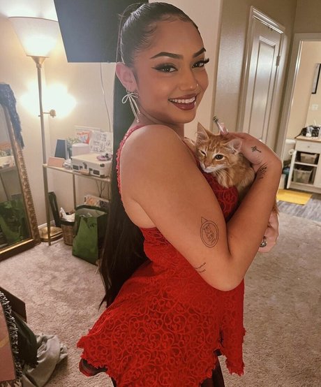 Avani Gregg 裸のポルノスター 画像