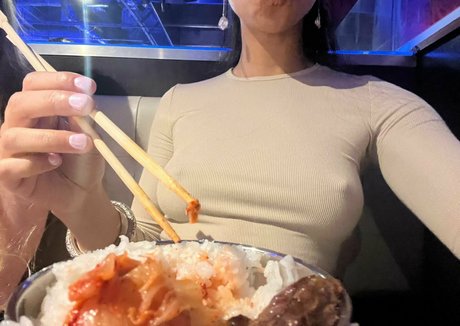 ぽっちゃりファックオンリーファンズ エロチック 画像