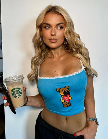 巨乳熟女オンリーファンズ アートポルノ 写真