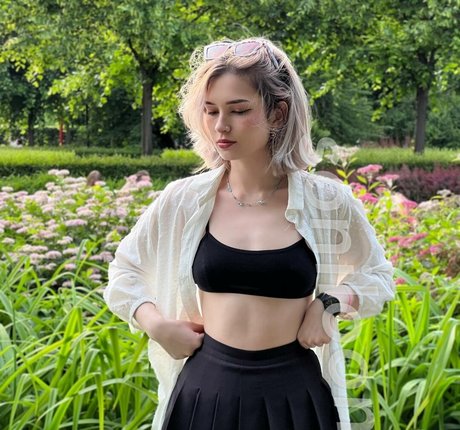 かわいいブロンドのオンリーファンズ 無料 写真