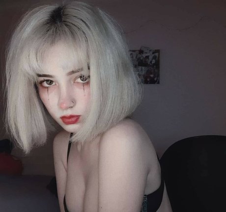 Soniloon エロティック女優 写真