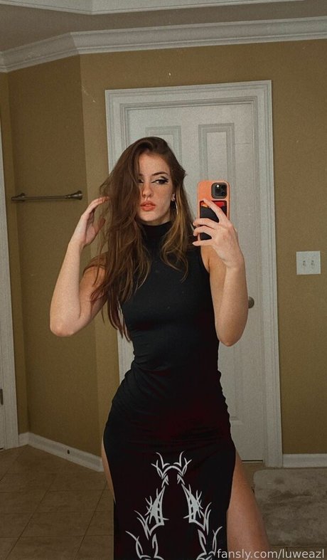 スペードのクイーン オンリーファンズ セクシー 写真