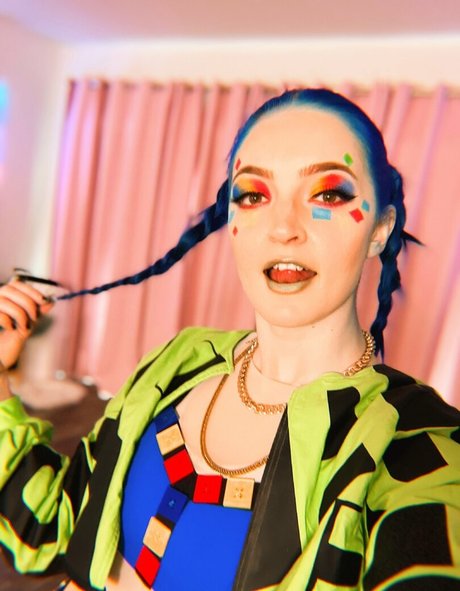 老母オンリーファン 無料ヌード 画像