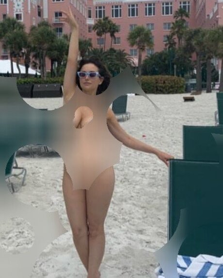 Milana Vayntrub 無料のスター アーカイブ