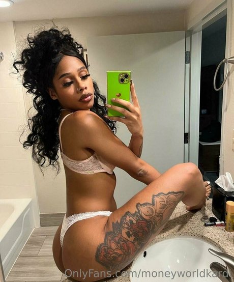 moneyworldkardi ポルノスター アート 写真