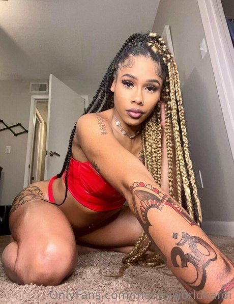 moneyworldkardi アートモデル 写真