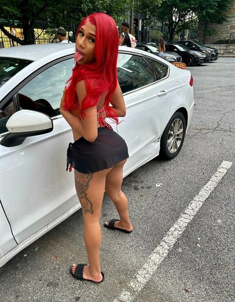 ニューハーフの乗馬オンリーファンズ 限定 写真