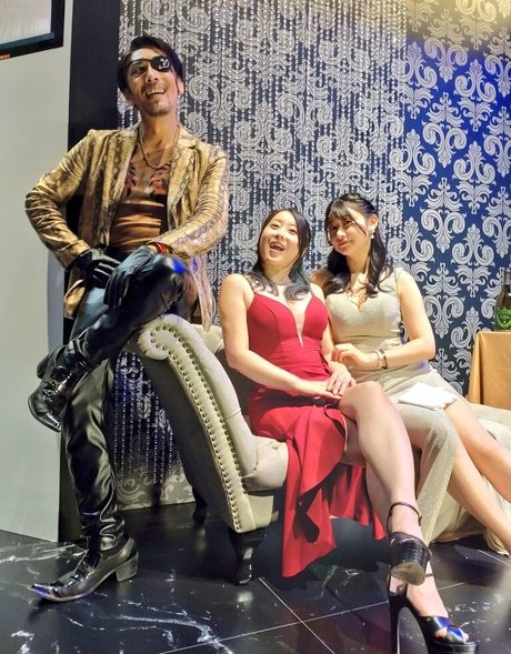 エボニートップオンリーファン ヌード 写真