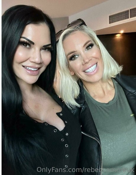 イギリスのおばあちゃんオンリーファンズ 美しい 画像