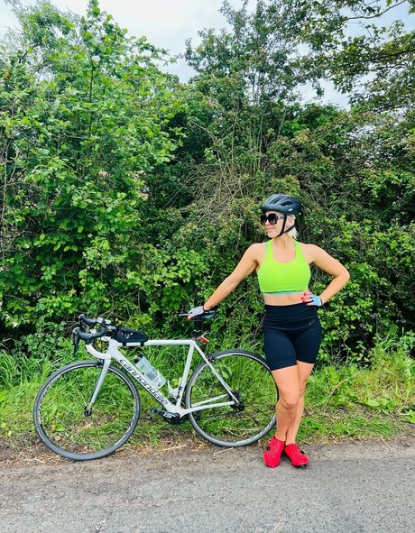 rebeccamoreuk ポルノスター 無料 アーカイブ