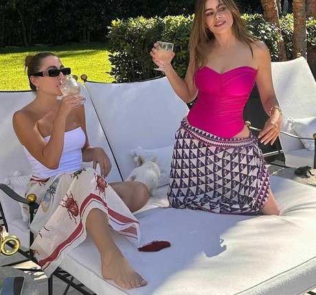 バニープリンセスオンリーファンズ アート裸 写真