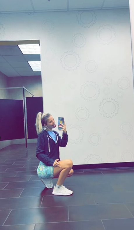 陸軍の熟女オンリーファンズ ポルノ 写真