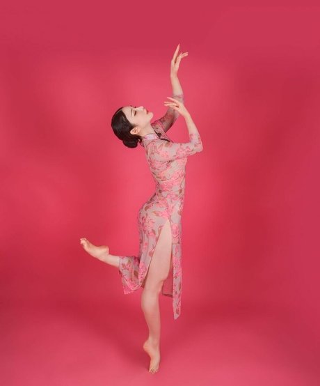 ニューハーフが男とセックスするオンリーファンズ ポルノ ギャラリー