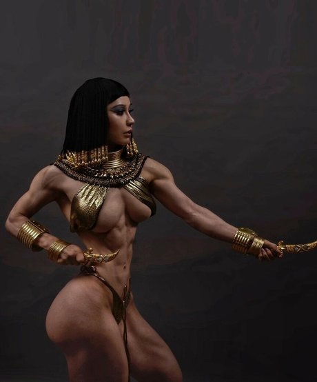 巨乳オナニーオンリーファンズ セクシーヌード 画像