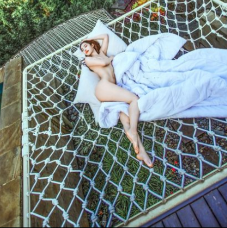 ティットファックオンリーファンズ セクシーヌード 写真