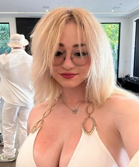 ジャークオンリーファンズ アート裸 ギャラリー