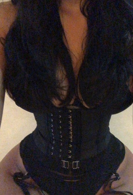 アウトドア 熟女 オンリーファンズ ホットセックス 画像