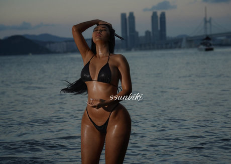 足の動画 オンリーファンズ HD 写真