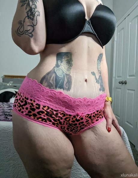 xlunakali ホット女優 画像