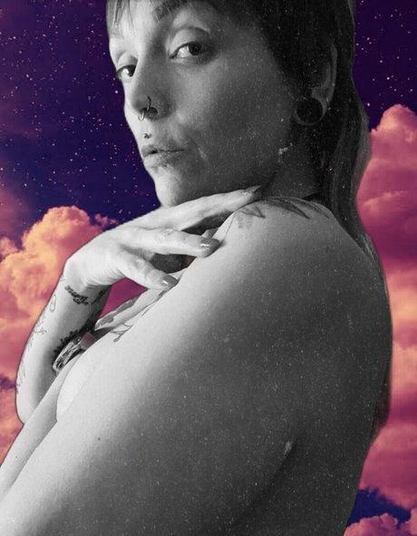 xlunakali ポルノ女優 アーカイブ