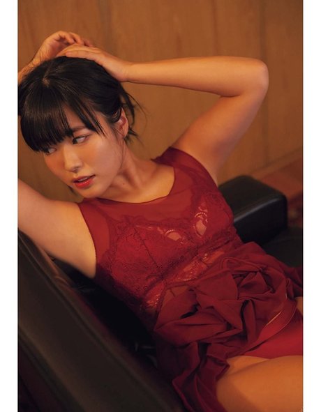 大きなプッシー唇オンリーファンズ セクシー裸 写真