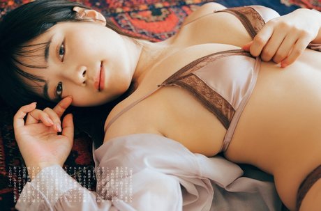 Umi Shinonome エロティックなモデル ギャラリー