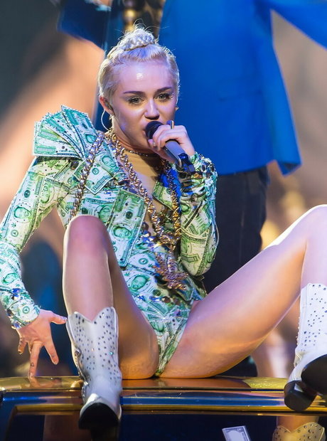 中出し 主観 オンリーファンズ ヌード 画像