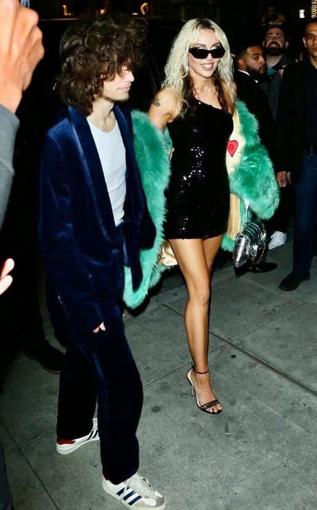 熟女オーガズムオンリーファンズ 限定 写真