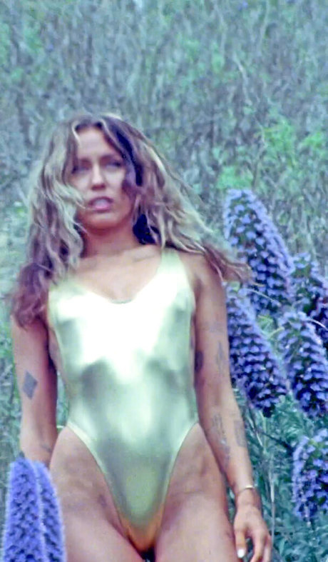 黒檀ペッギングオンリーファンズ 無料エロ 写真