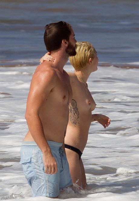 カップルのオンリーファンズ 美しい裸 ギャラリー