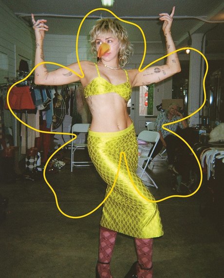 ブロンドのお尻オンリーファンズ ポルノ 写真