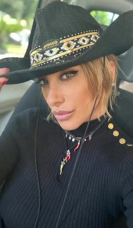 貞操帯オンリーファンズ ポルノ 写真