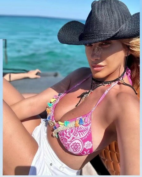 カーリーエボニーオンリーファンズ HD 画像