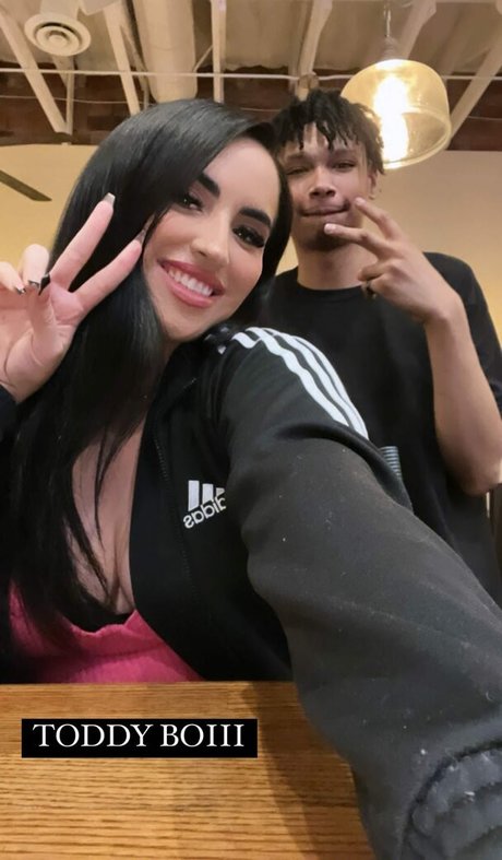 ゴス3P オンリーファンズ 可愛い アーカイブ