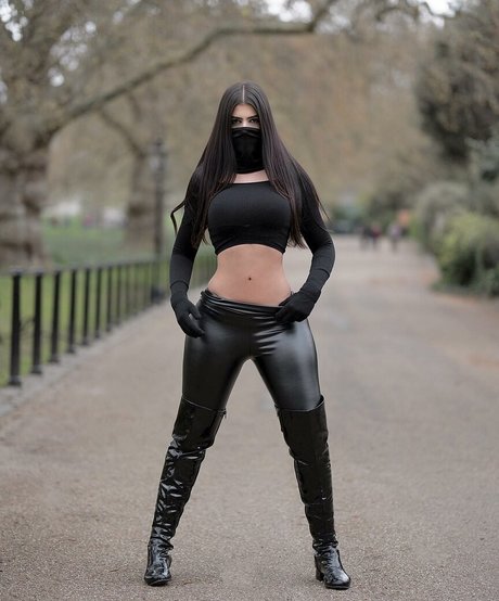 オンリーファンズの動画 エロチック 写真