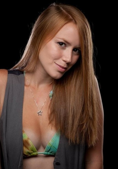Marisha Ray アダルトモデル 写真