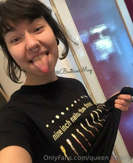 トランス熟女オンリーファンズ 裸 ギャラリー