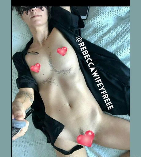 巨乳タトゥーオンリーファンズ アートヌード 写真