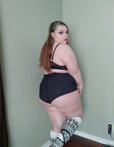 レズビアンの猫オンリーファンズ ヌード 写真