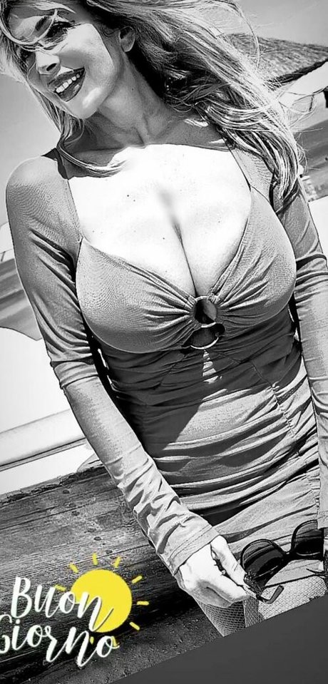 Sonia Grey セクシーモデル ギャラリー