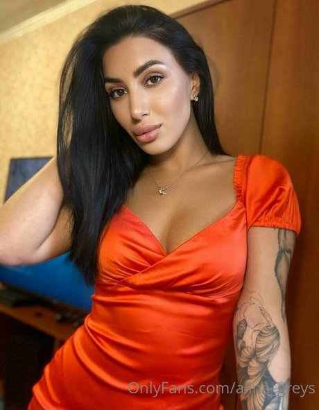 痴女妻オンリーファンズ ポルノ 画像